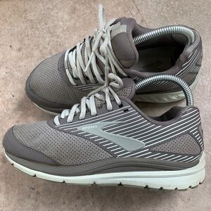 Brooks running shoes size 8.5 women’s